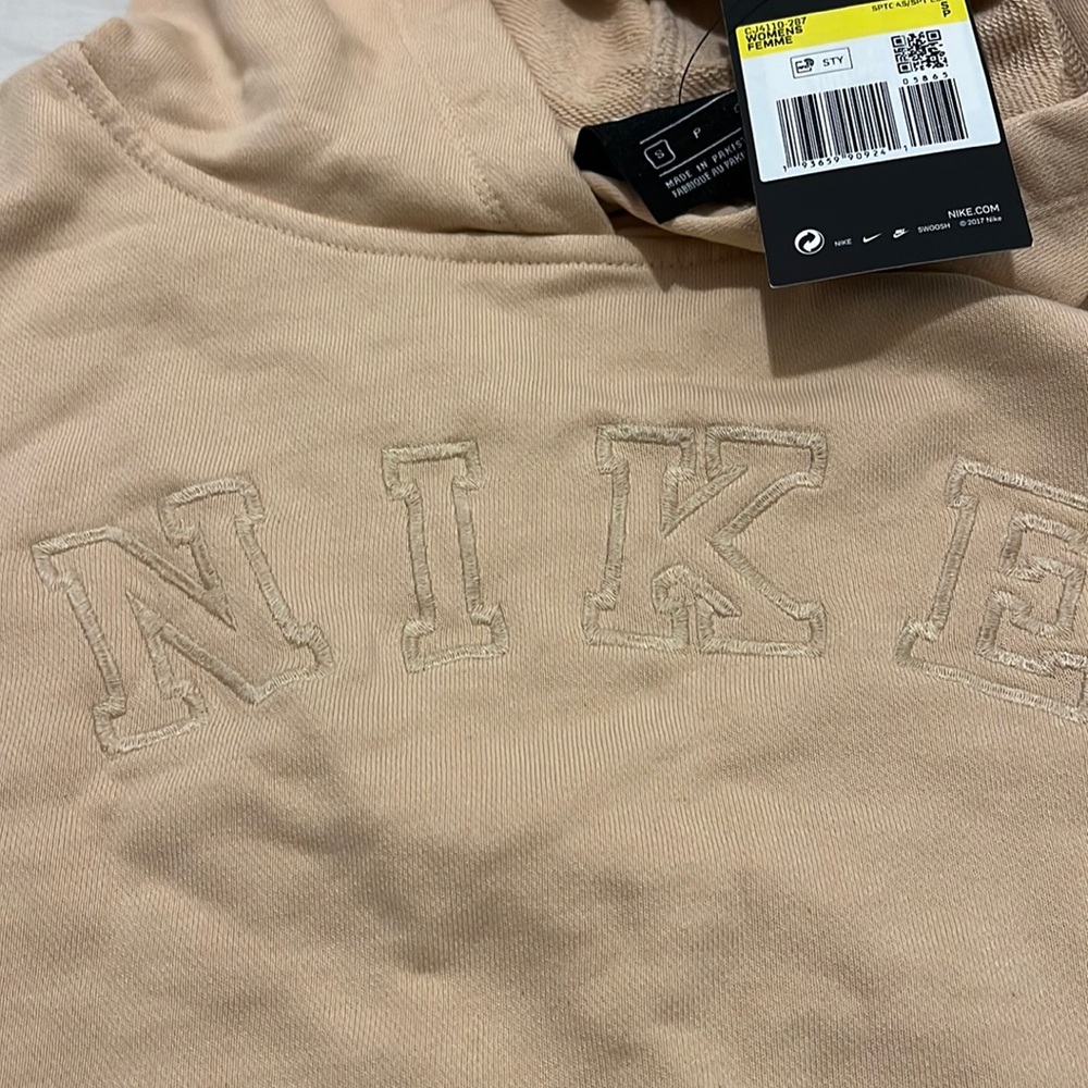 Cropped Nike hoodie